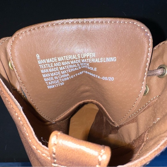 NWOT Target Boots - Size 9 - Picture 6 of 6